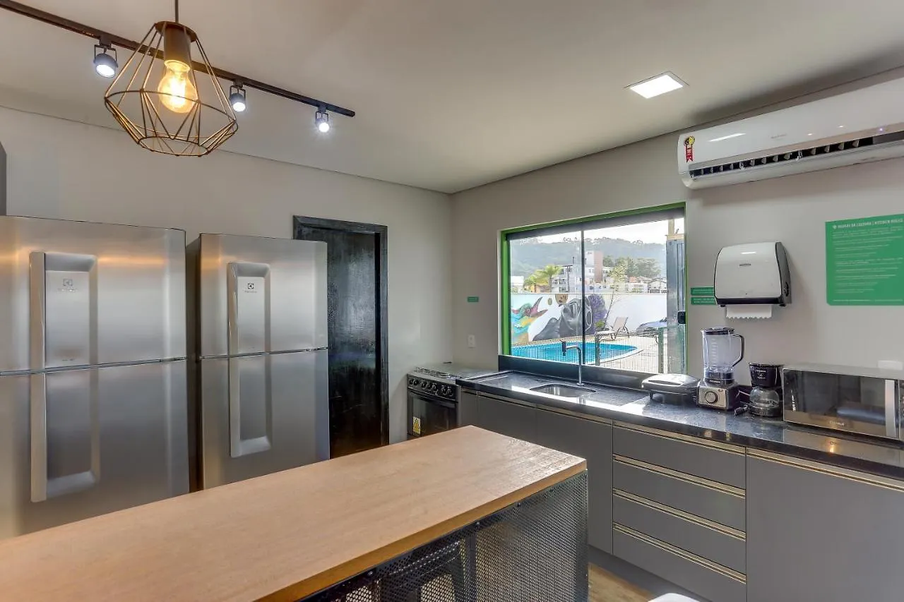Innbox - Canasvieiras Florianopolis Hostel